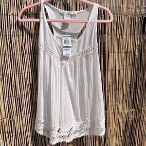 🪷 - American Rag Ivory color tank top with crochet trim. Sz L